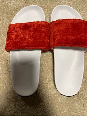 FiFi Women's Plush Slide Sandals - Red Velvet Strap